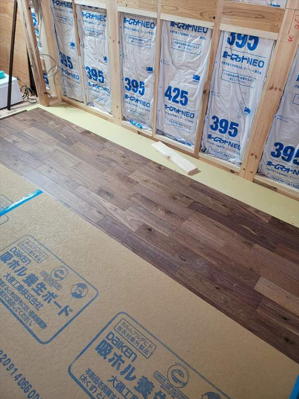 フローリング施工状況