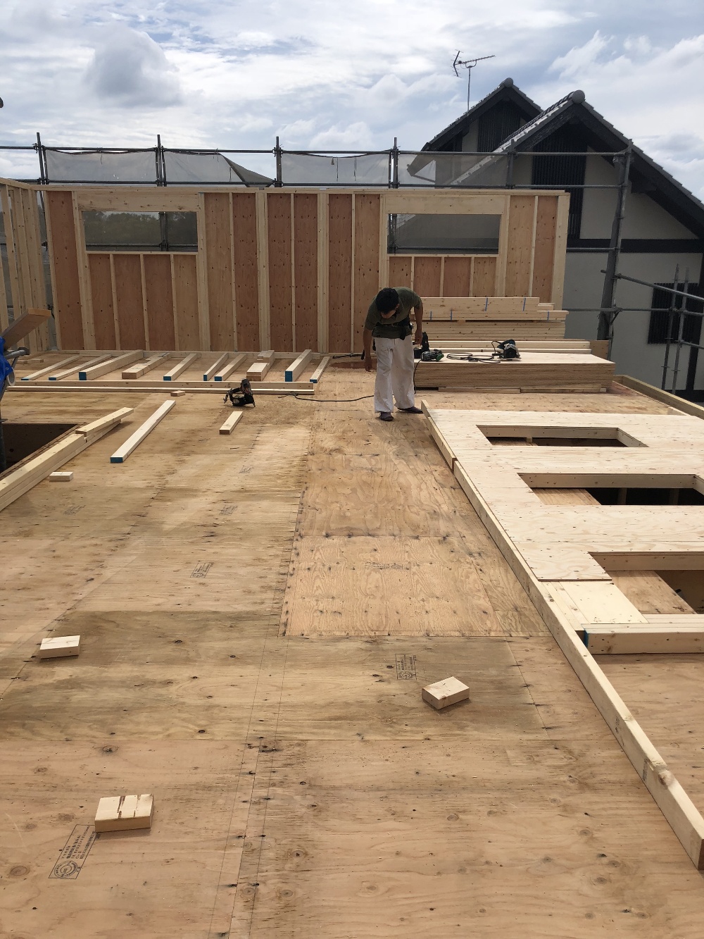 建て方（２階壁）