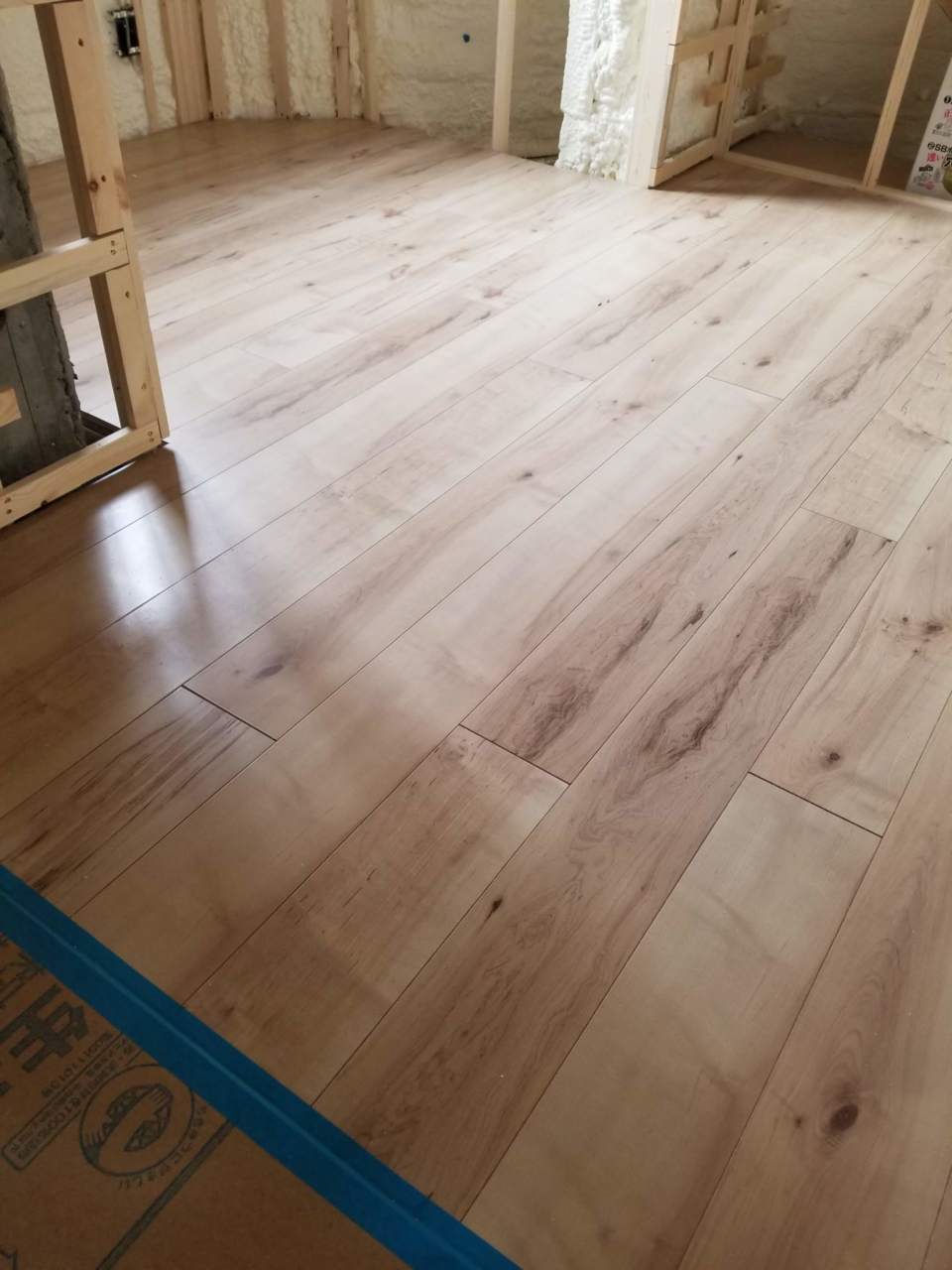 フローリング施工状況